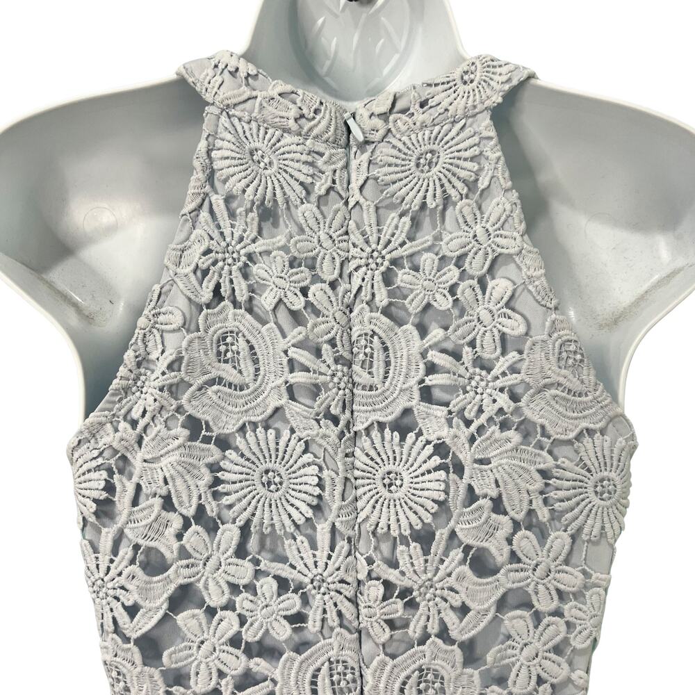Lulus Light Grey Crochet Lace Mini Shift Sheath Sleeveless Dress sz XS Love Poem - Picture 8 of 9